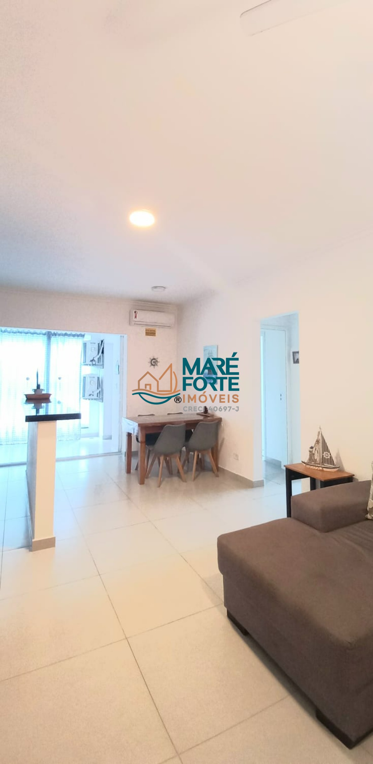 Apartamento à venda com 2 quartos, 65m² - Foto 2
