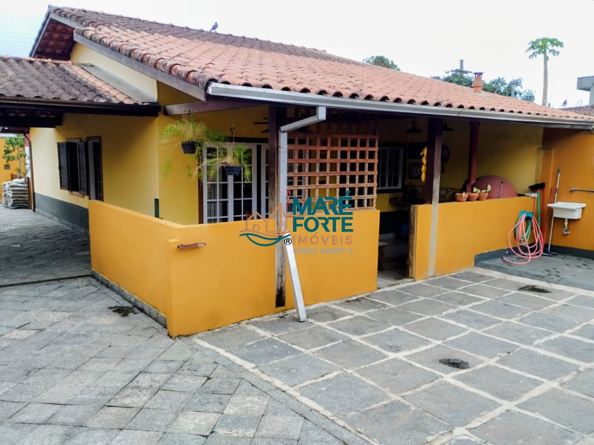Casa à venda com 3 quartos, 102m² - Foto 1