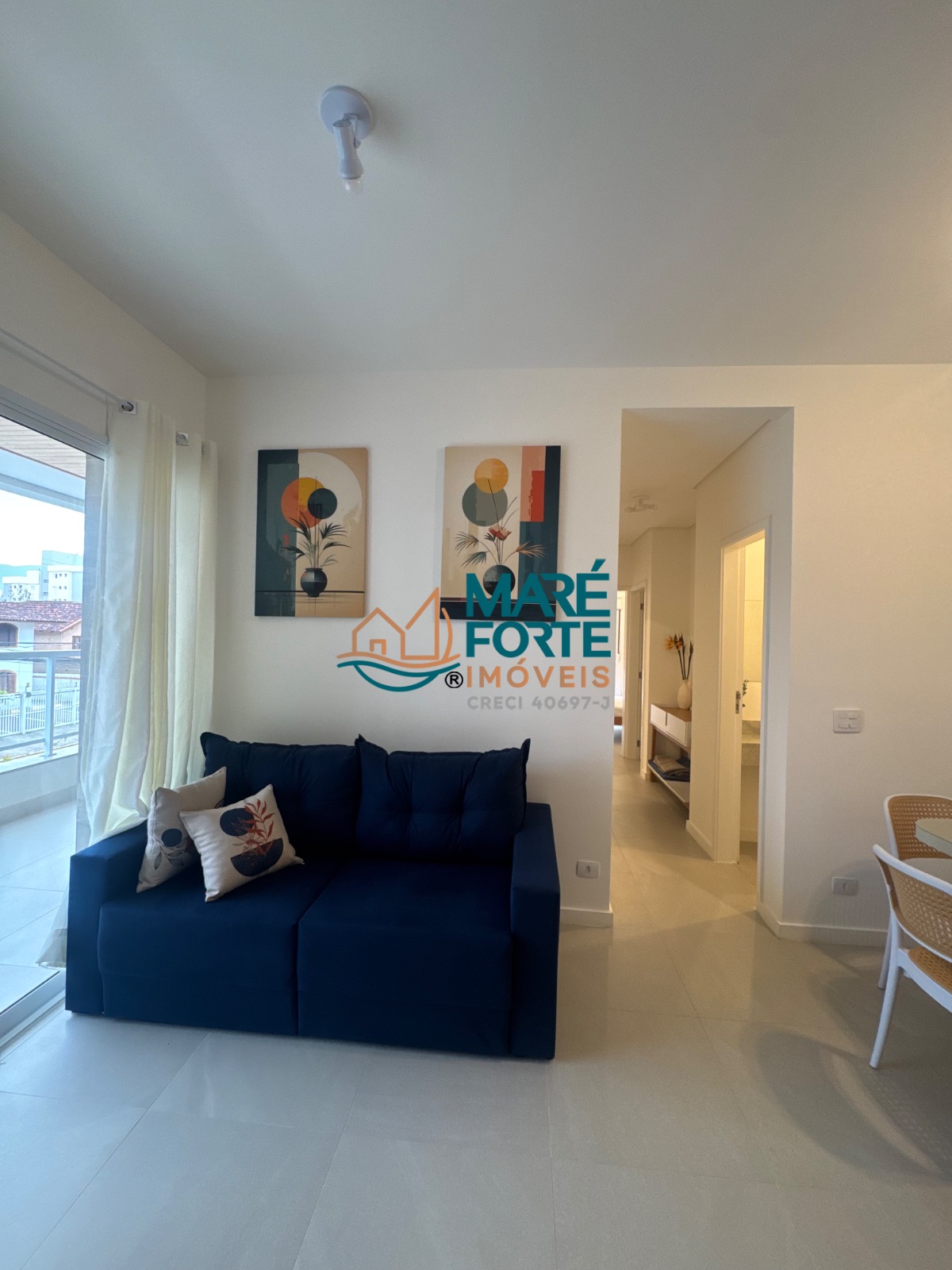 Amplo apartamento, novo, próximo a orla!