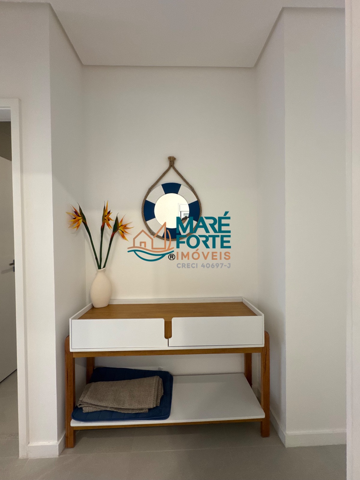 Amplo apartamento, novo, próximo a orla!