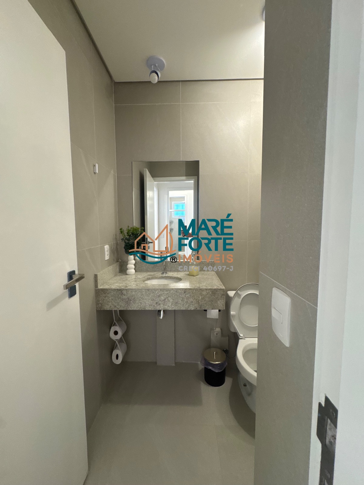 Amplo apartamento, novo, próximo a orla!