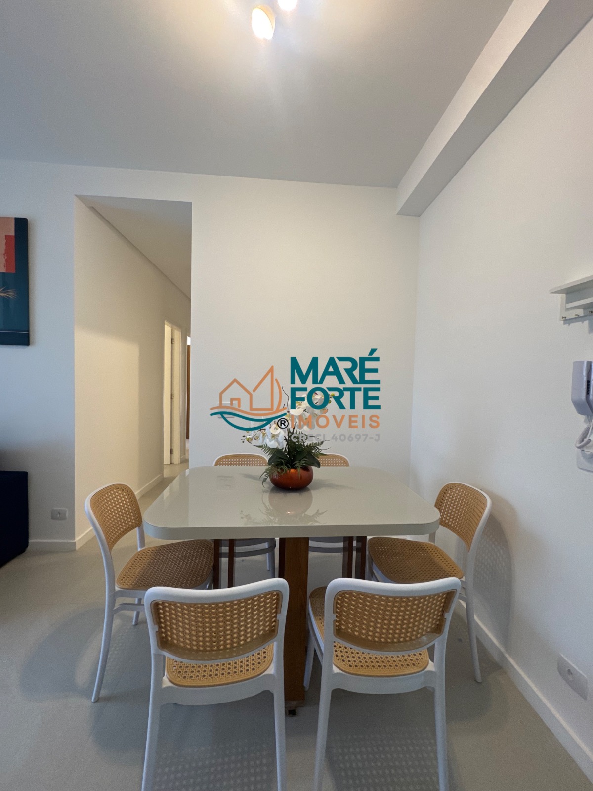 Amplo apartamento, novo, próximo a orla!