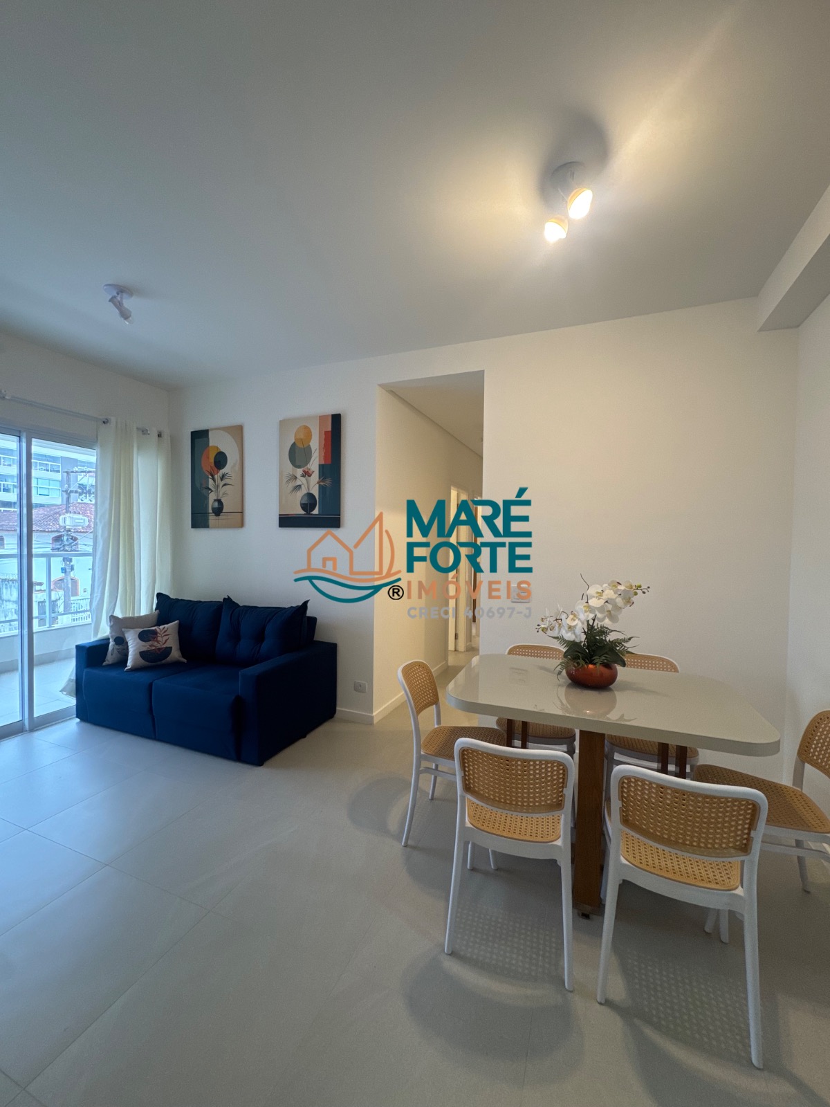 Amplo apartamento, novo, próximo a orla!