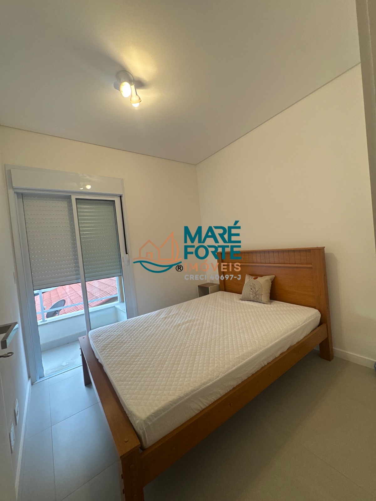 Amplo apartamento, novo, próximo a orla!