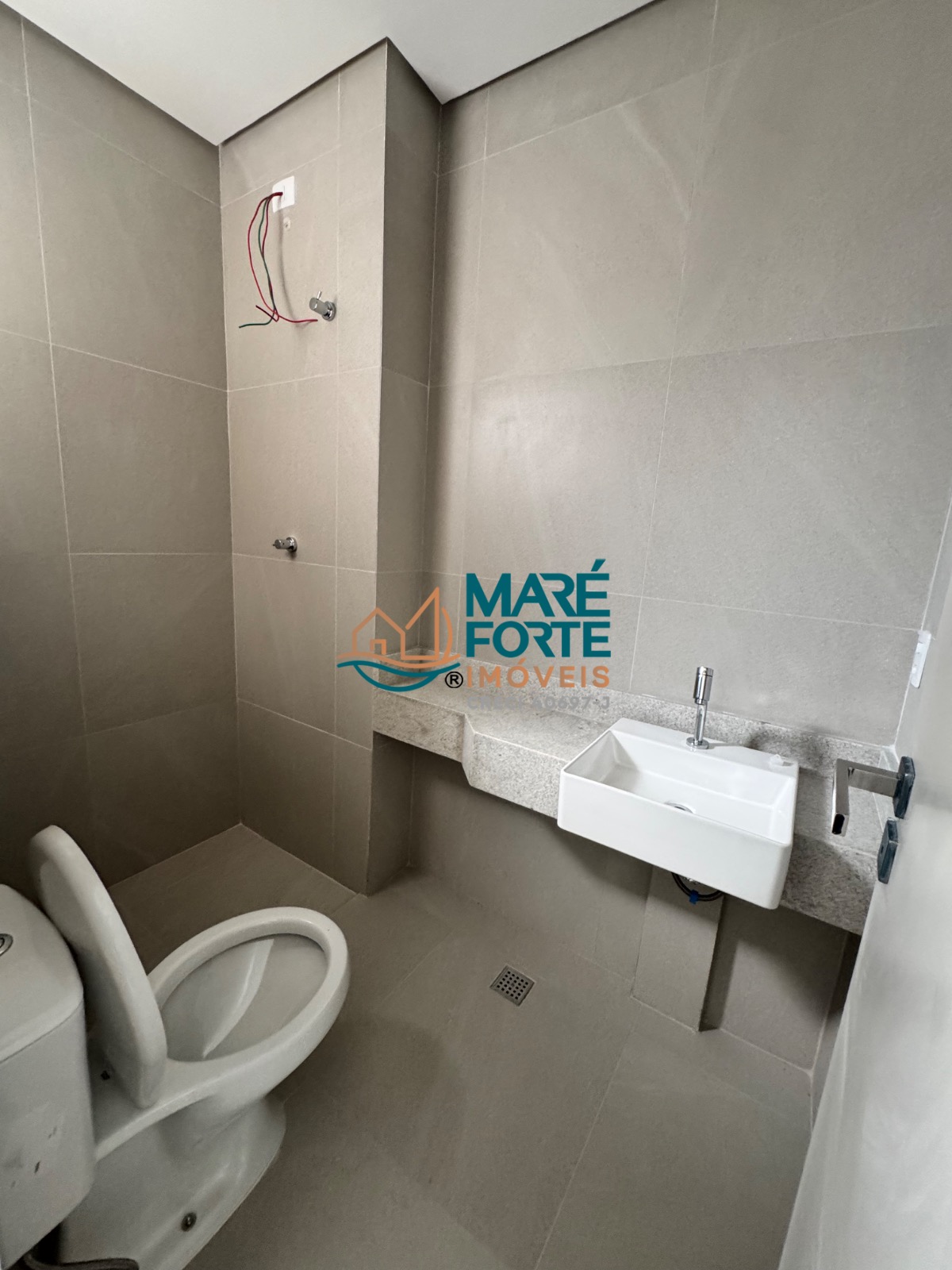 Apartamento recém entregue, condomínio com área de lazer