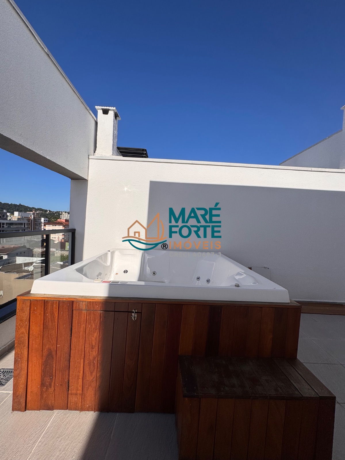 Apartamento recém entregue, condomínio com área de lazer