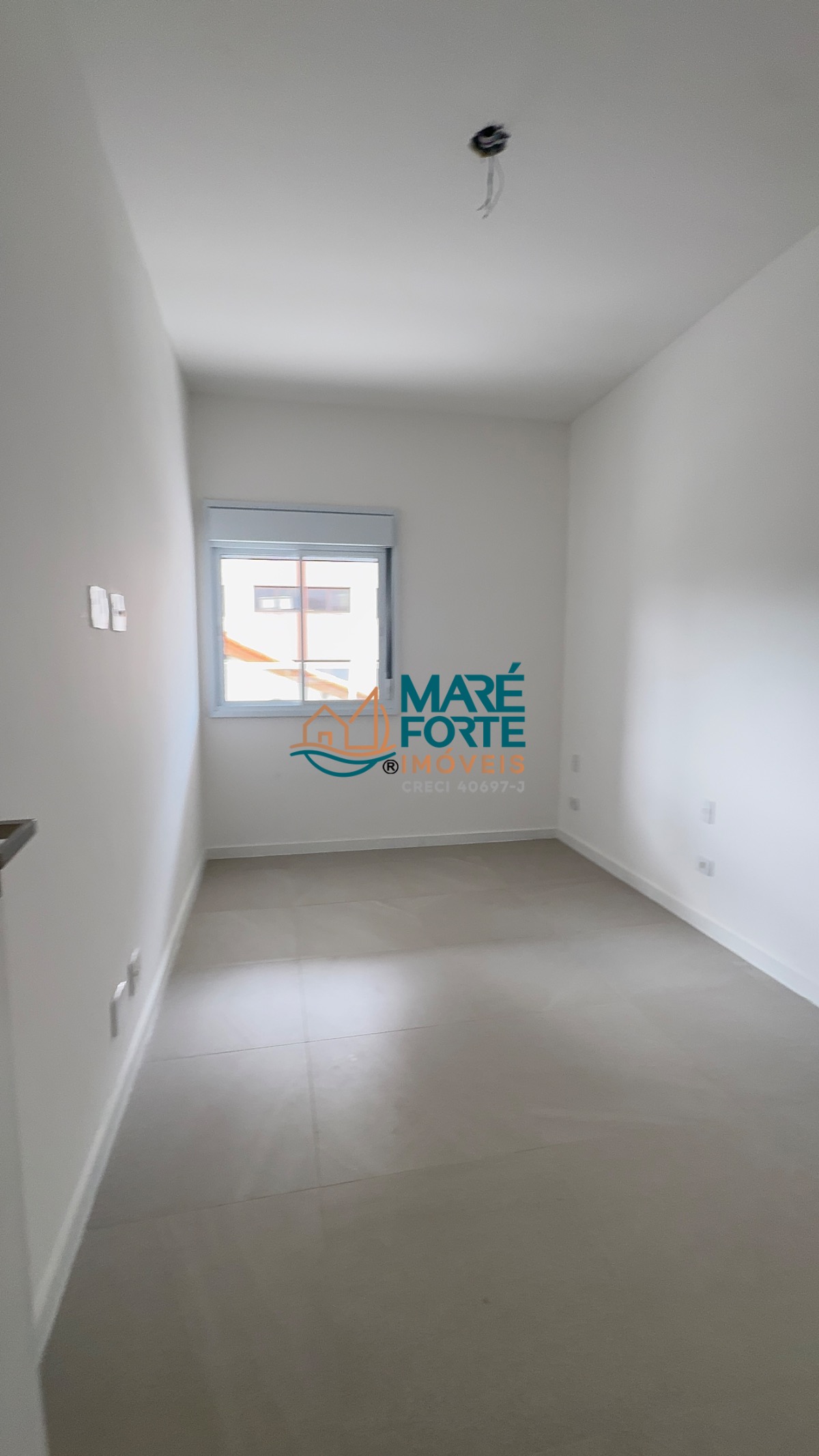 Apartamento recém entregue, condomínio com área de lazer