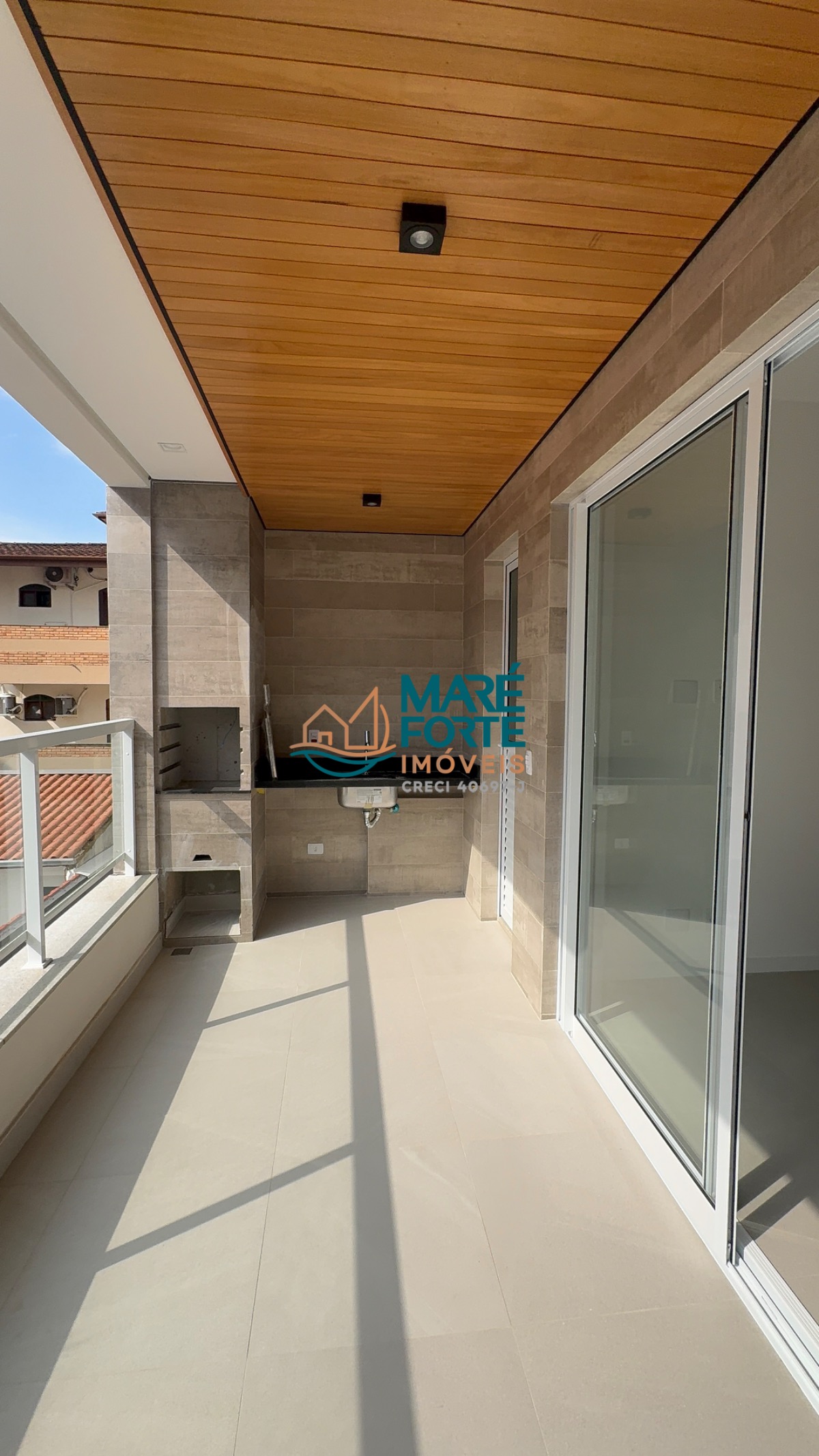 Apartamento recém entregue, condomínio com área de lazer