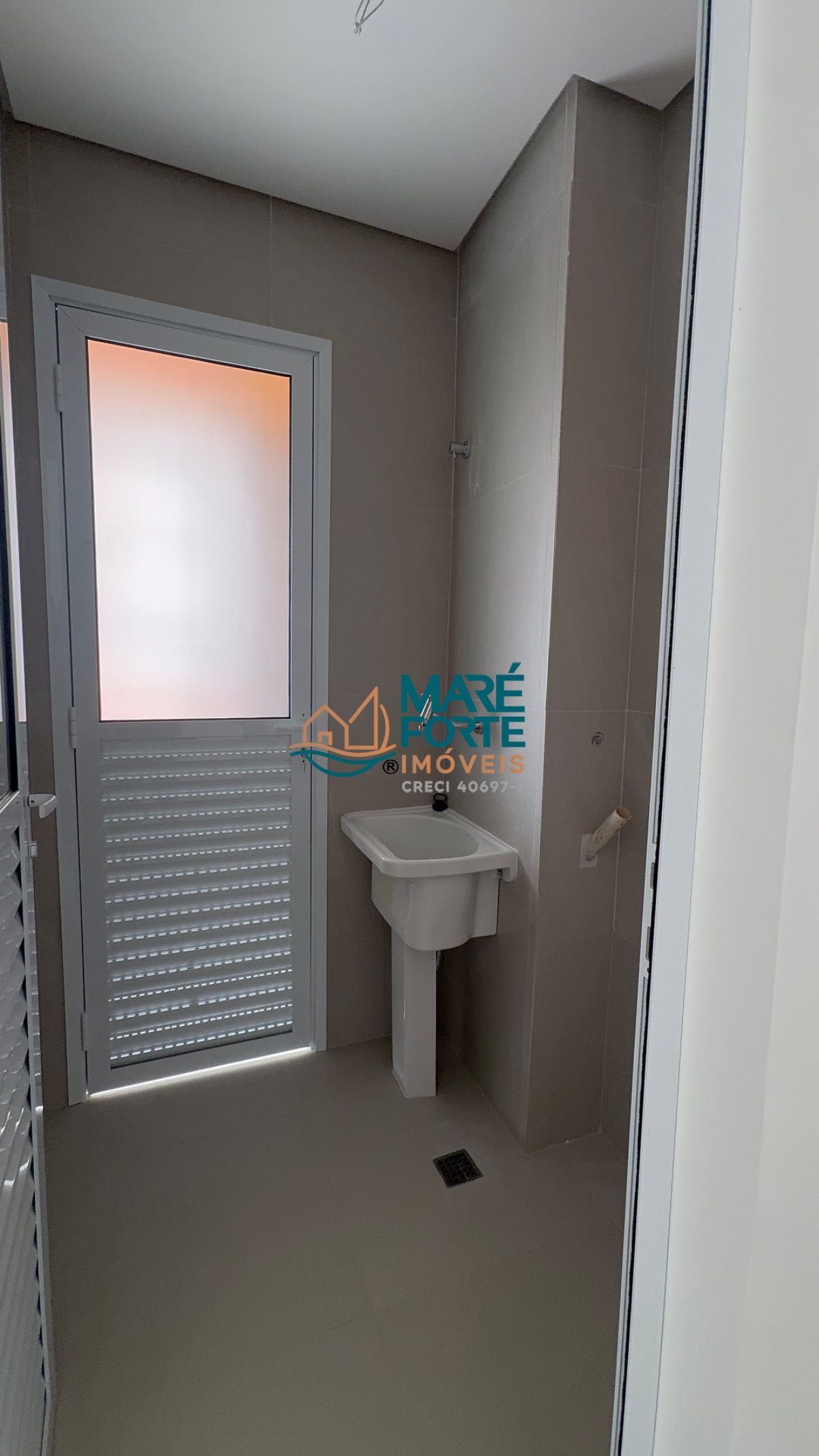 Apartamento recém entregue, condomínio com área de lazer