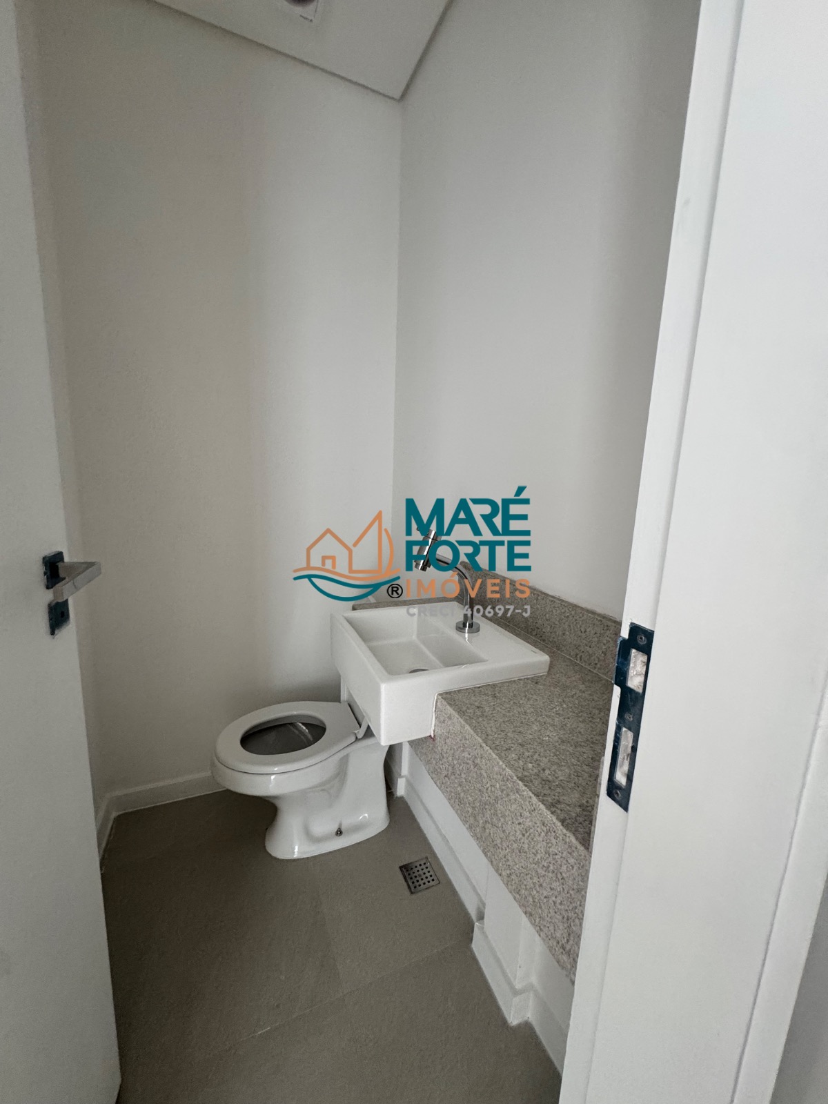 Apartamento recém entregue, condomínio com área de lazer