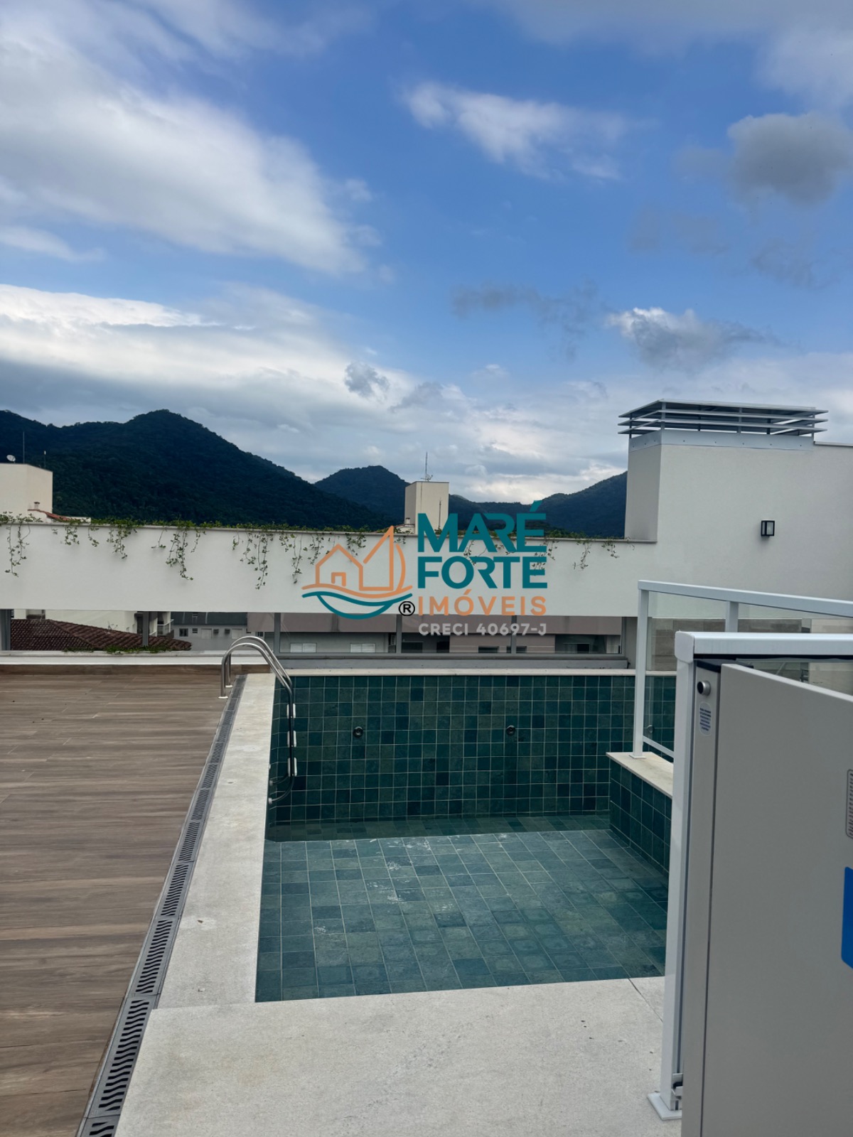 Apartamento recém entregue, condomínio com área de lazer