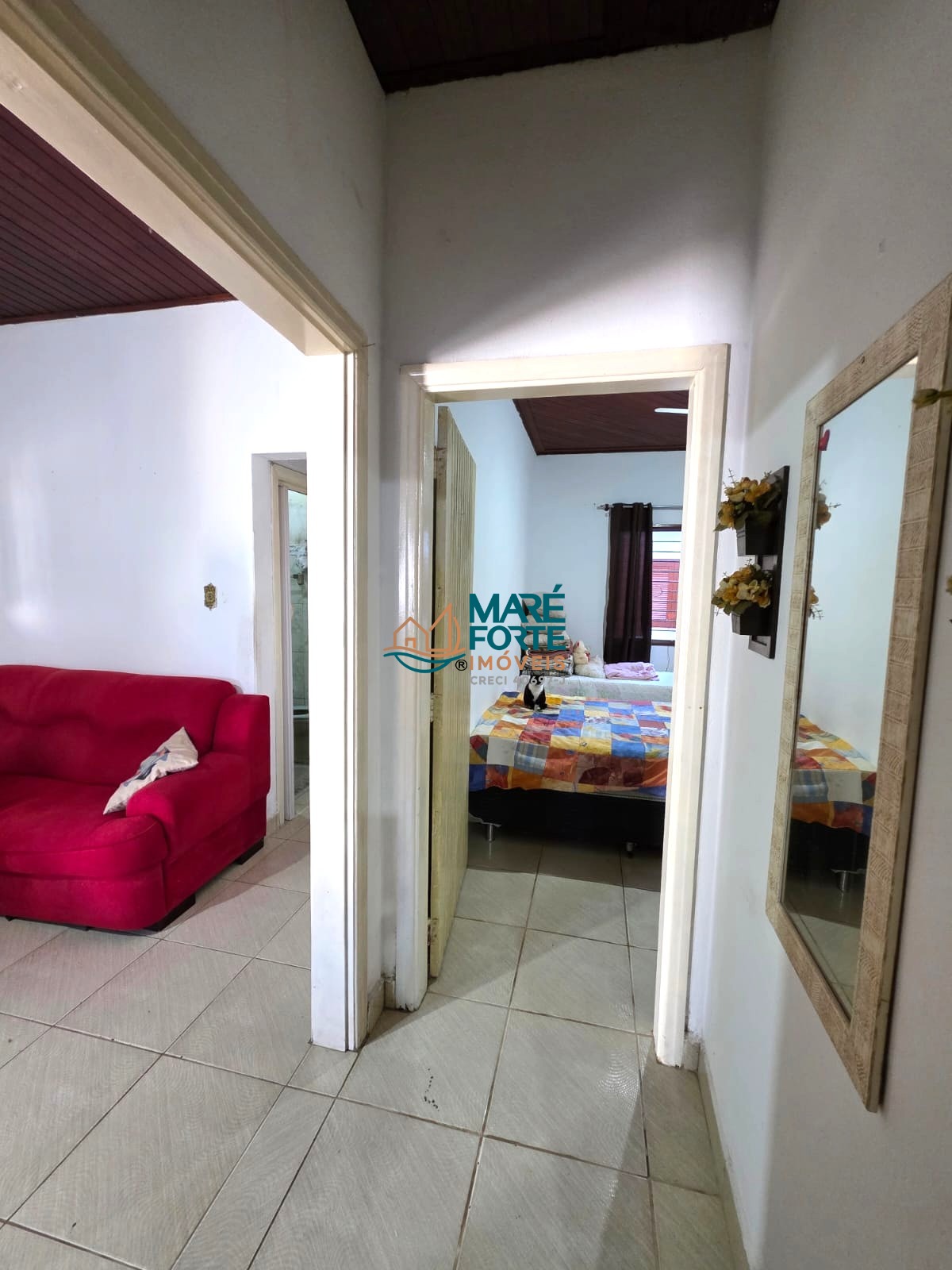 Casa a 250m da praia com ponto comercial e edícula!