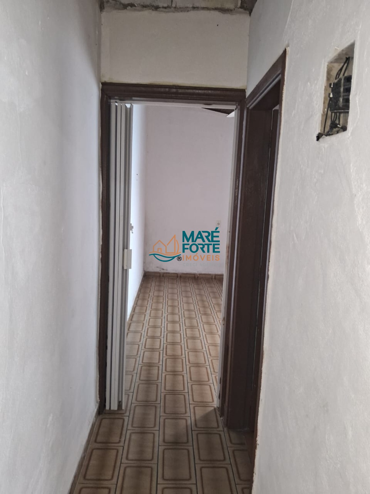 Casa a 250m da praia com ponto comercial e edícula!