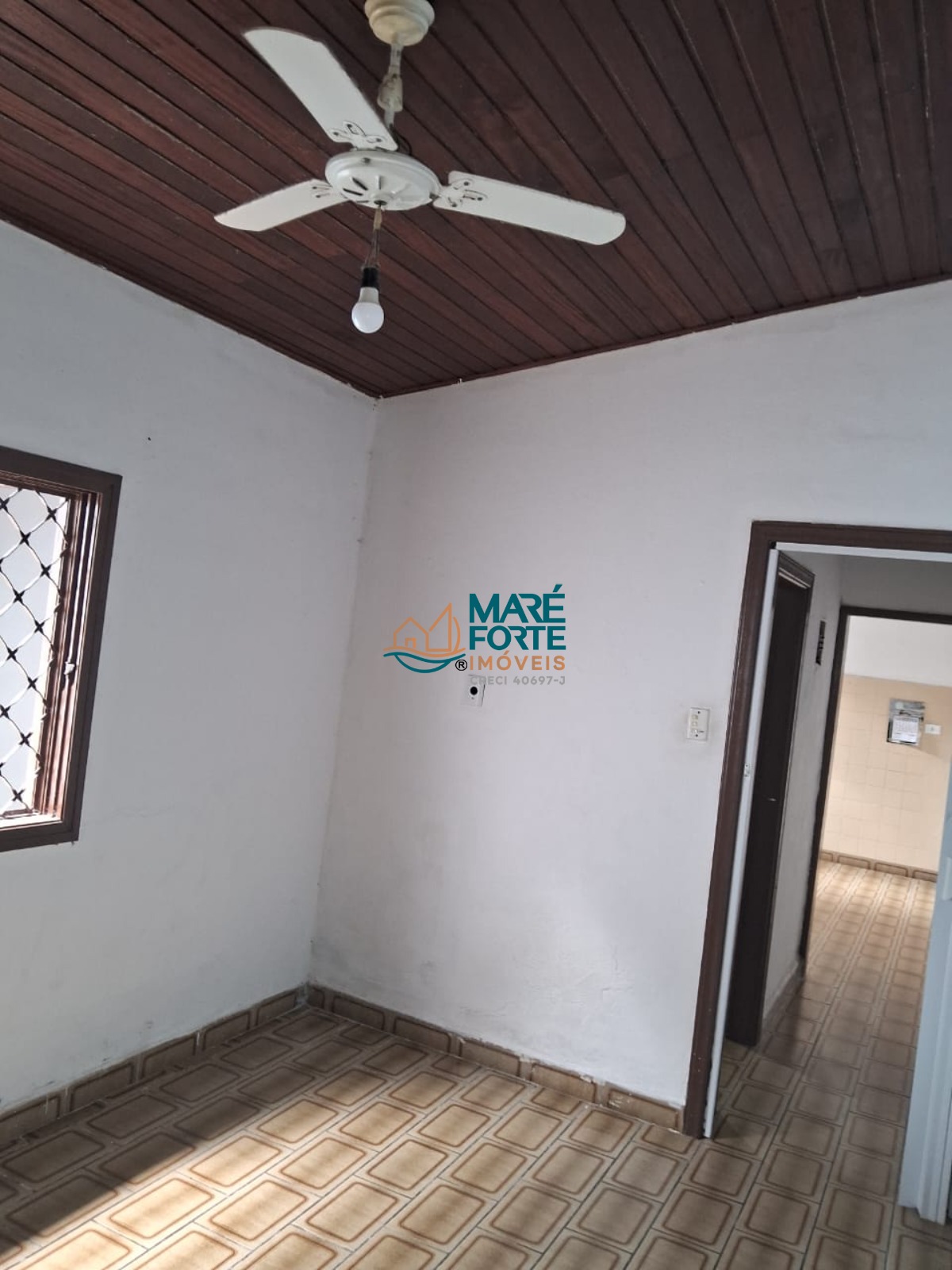 Casa a 250m da praia com ponto comercial e edícula!