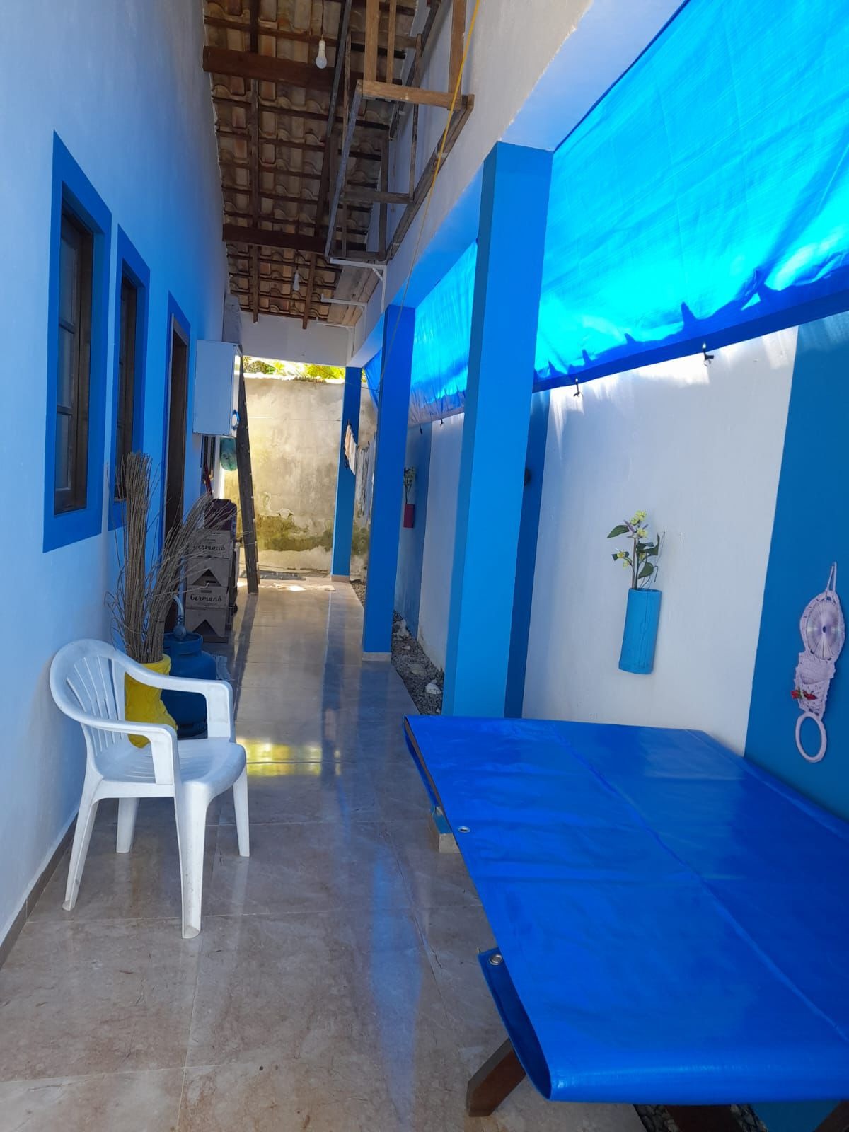 Casa aconchegante com 2 quartos e ampla varanda no estaleiro.