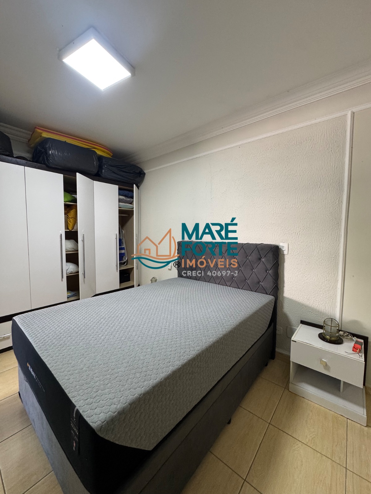 Apartamento mobiliado 1 dormitório frente para a rua