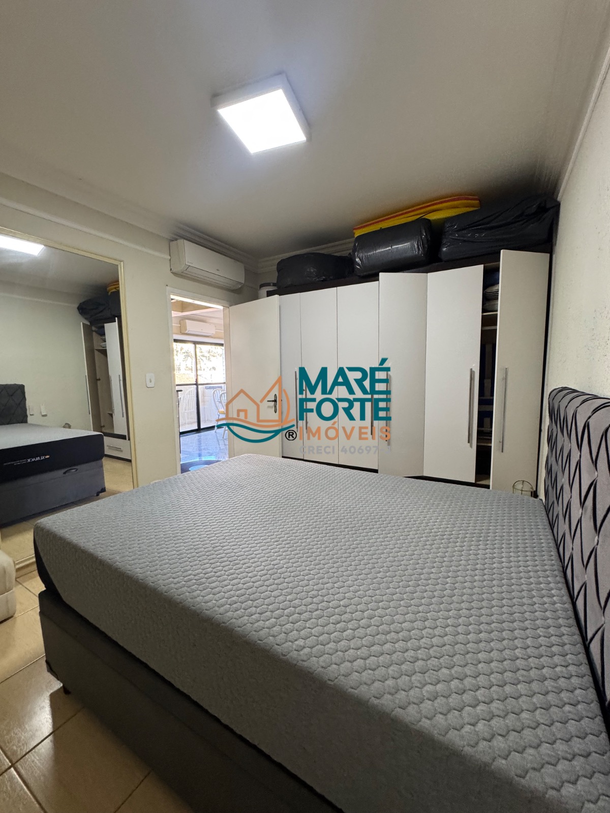Apartamento mobiliado 1 dormitório frente para a rua