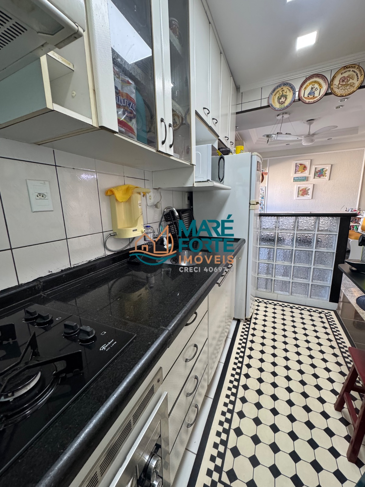 Apartamento mobiliado 1 dormitório frente para a rua