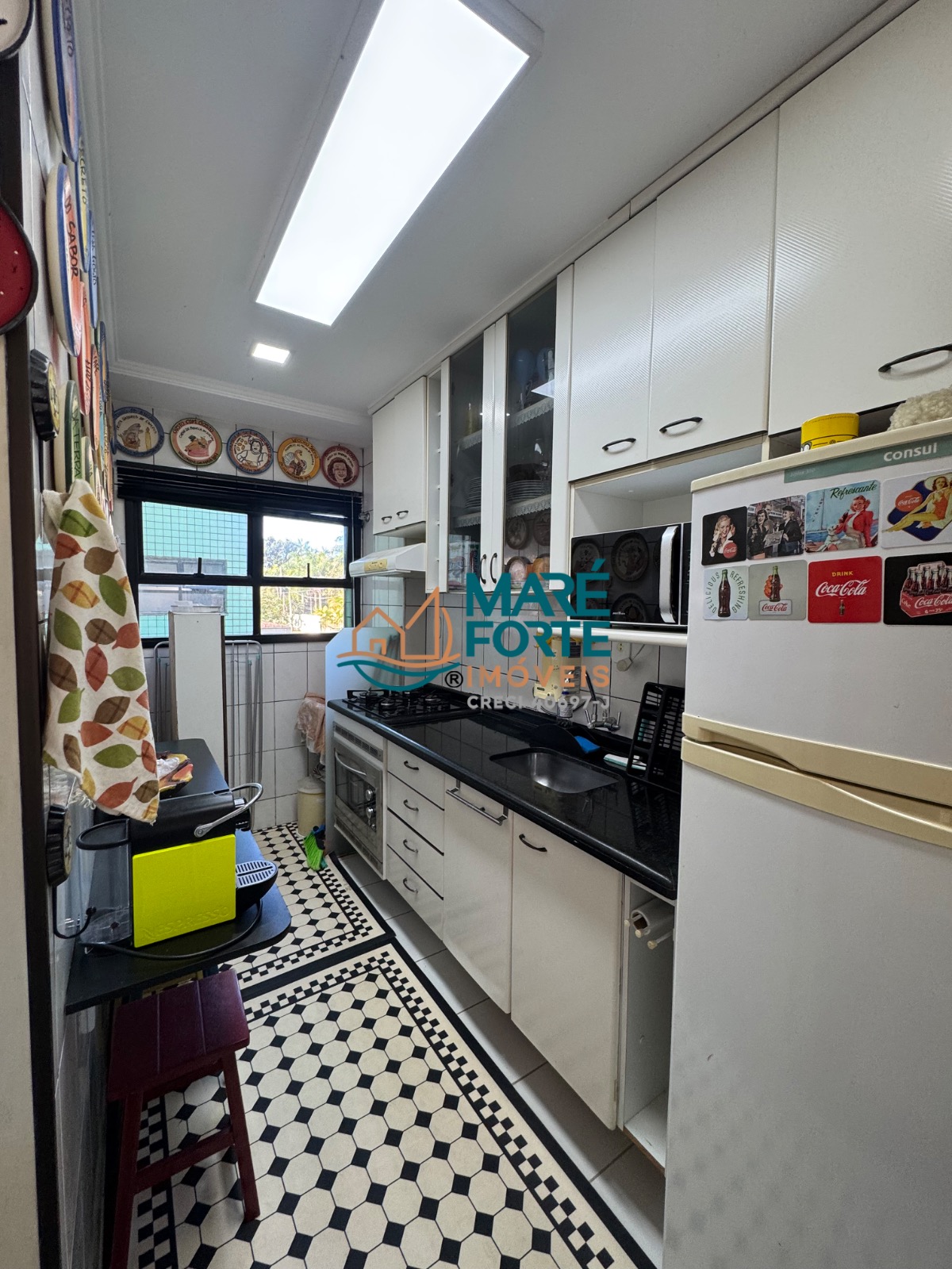 Apartamento mobiliado 1 dormitório frente para a rua