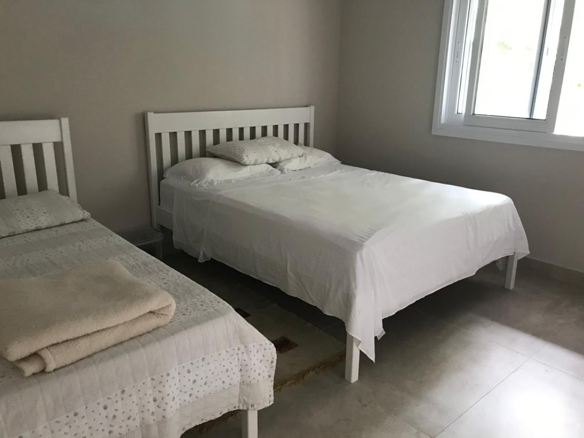 Casa nova à venda na vila da poca praia do ubatumirim