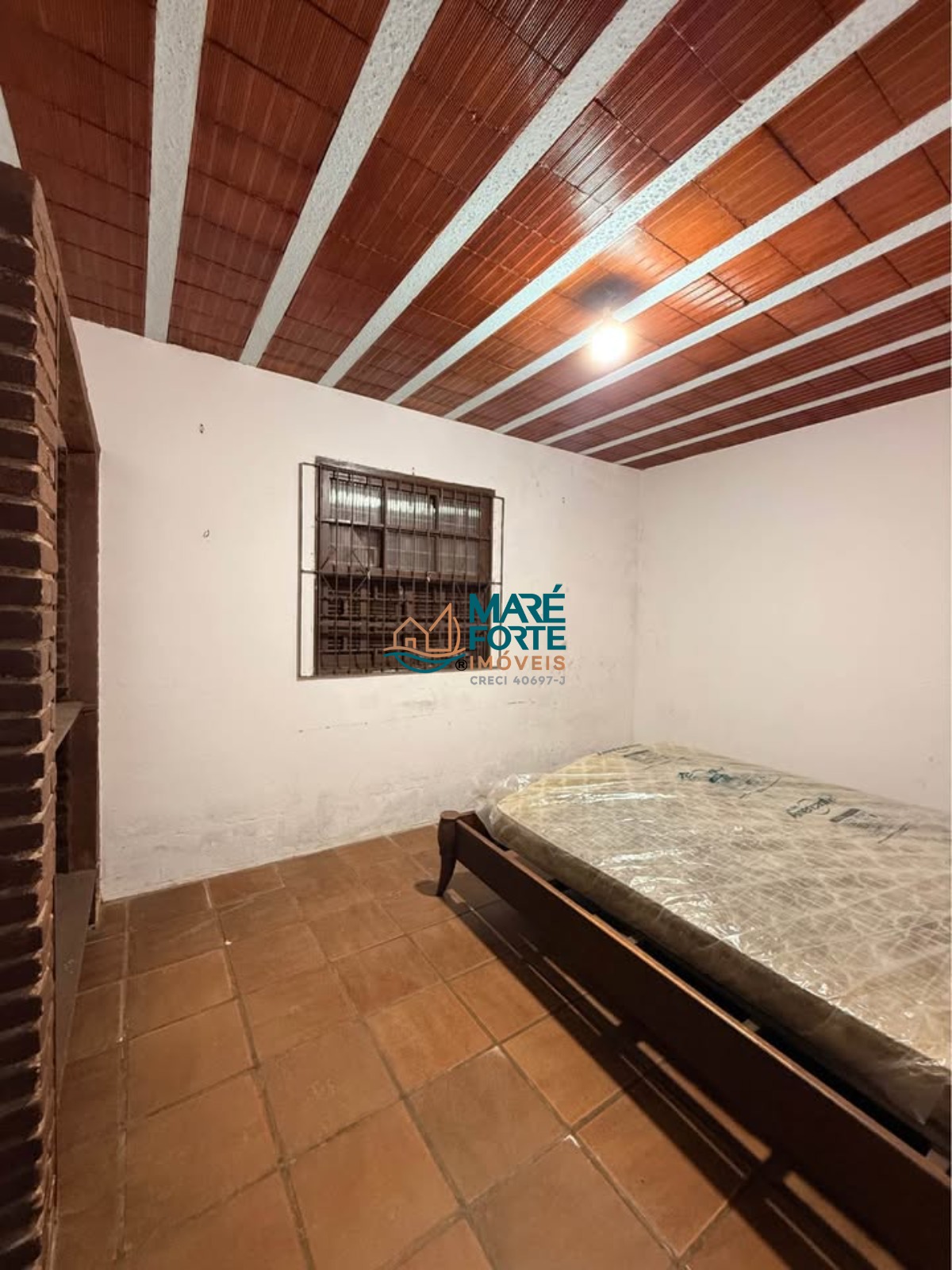 Casa com terreno inteiro e edícula a 450m da praia!