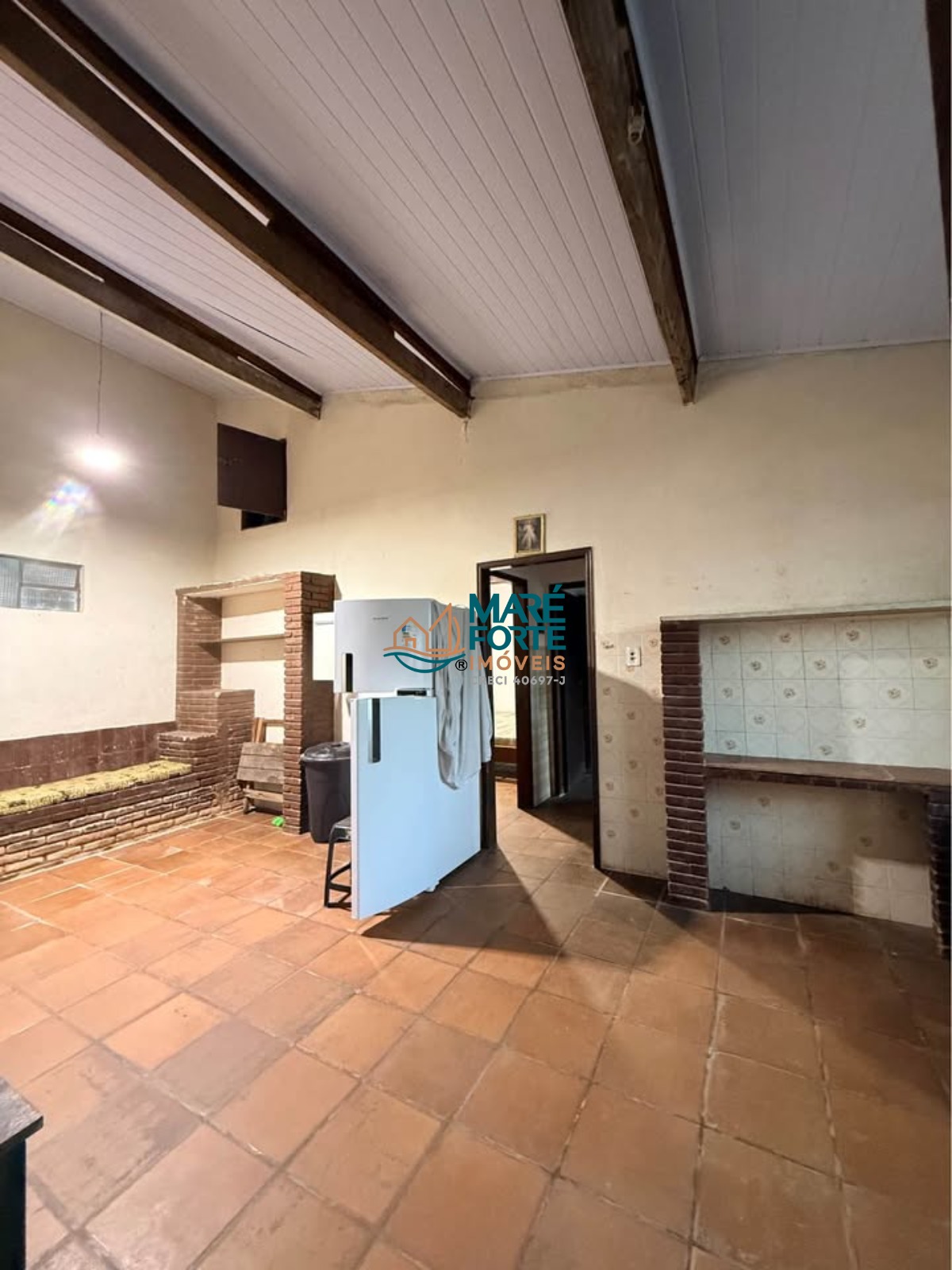 Casa com terreno inteiro e edícula a 450m da praia!