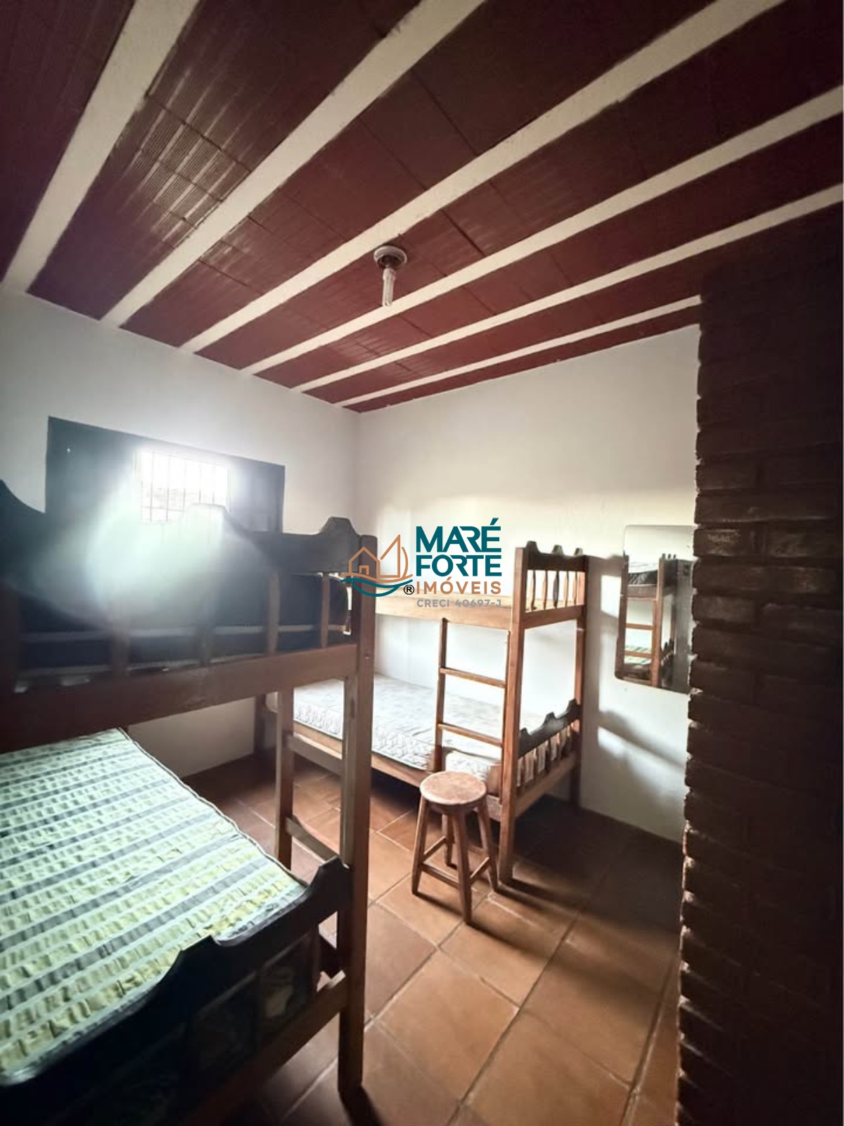 Casa com terreno inteiro e edícula a 450m da praia!