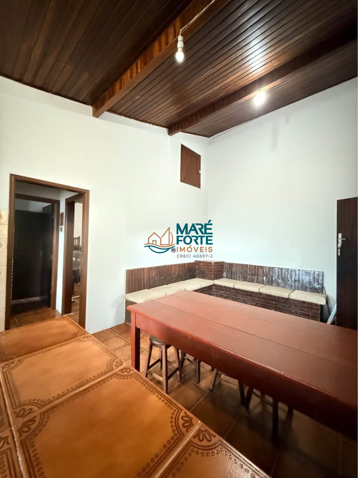 Casa com terreno inteiro e edícula a 450m da praia!