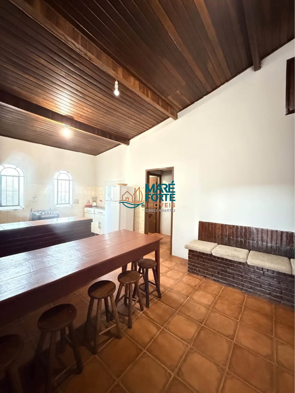 Casa com terreno inteiro e edícula a 450m da praia!