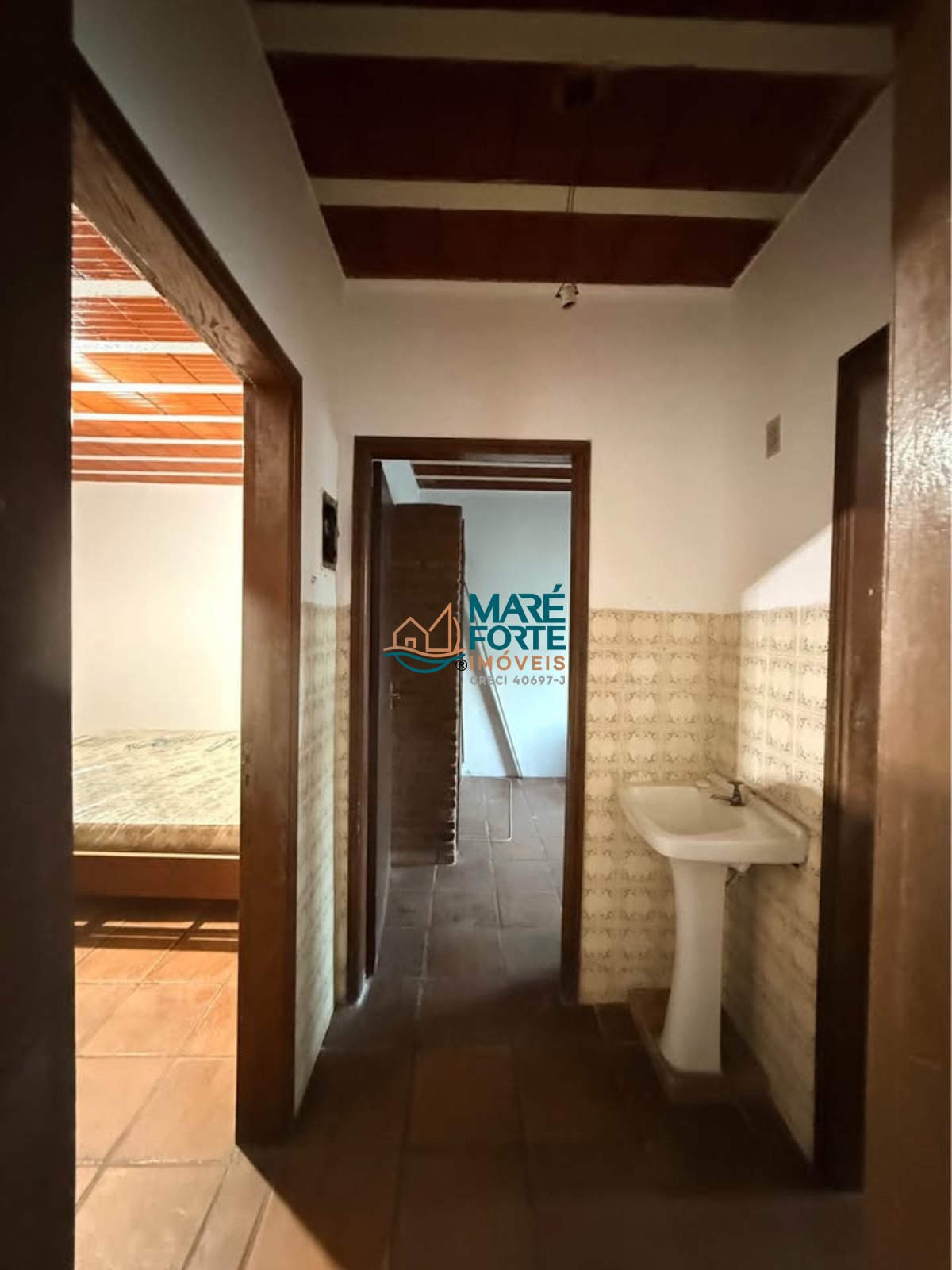 Casa com terreno inteiro e edícula a 450m da praia!