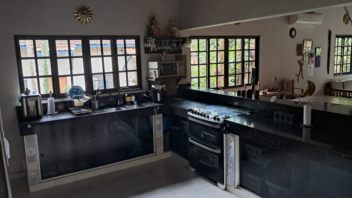 Refúgio Exclusivo em Itamambuca Casa a 500m da Praia com 4 Dormitórios