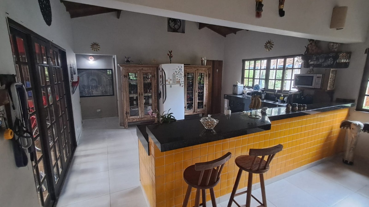 Refúgio Exclusivo em Itamambuca Casa a 500m da Praia com 4 Dormitórios