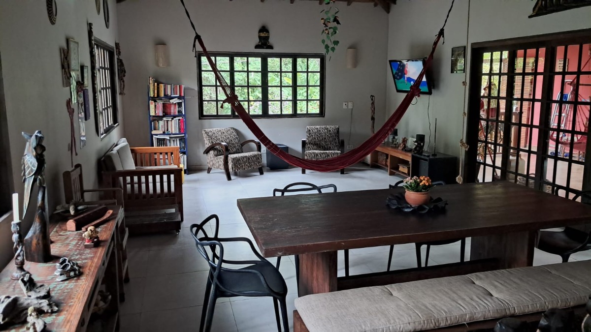 Refúgio Exclusivo em Itamambuca Casa a 500m da Praia com 4 Dormitórios