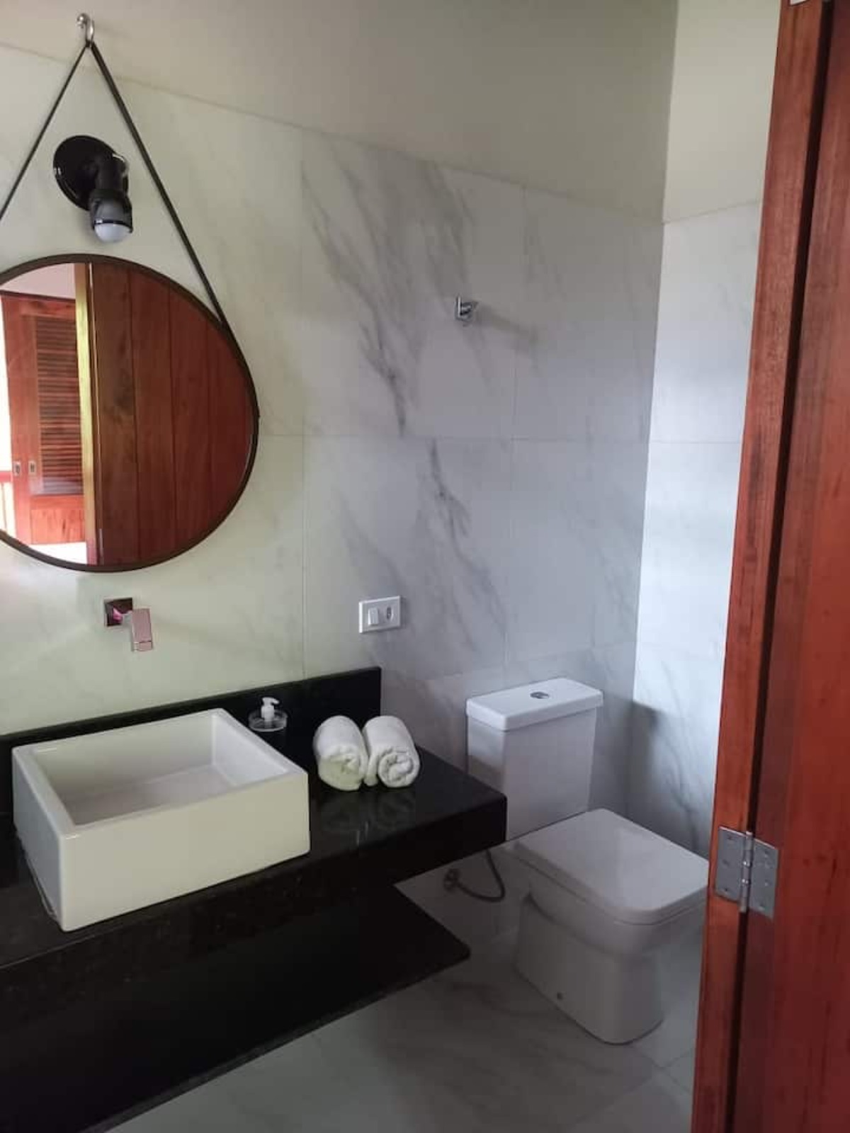 Refúgio Exclusivo em Itamambuca Casa a 500m da Praia com 4 Dormitórios