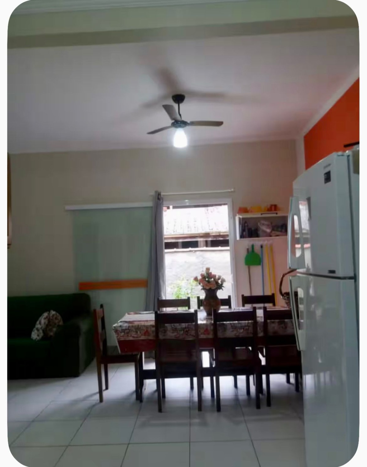 Casa no Estaleiro a 30 metros da Praia .