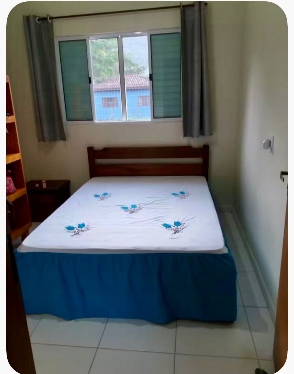 Casa no Estaleiro a 30 metros da Praia .