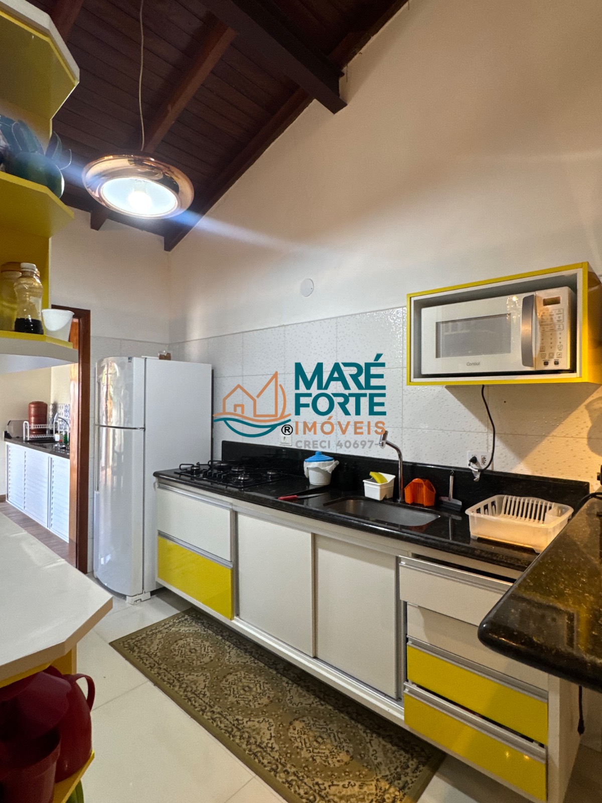Uma casa linda, espaçosa e pronta para você aproveitar!