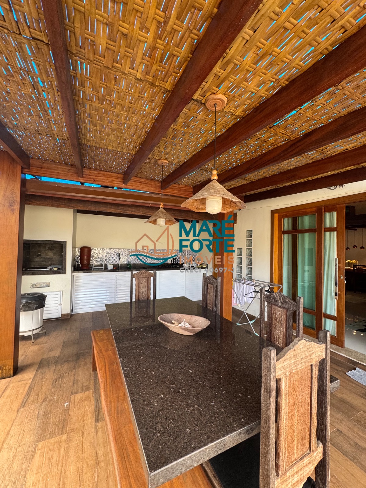 Uma casa linda, espaçosa e pronta para você aproveitar!