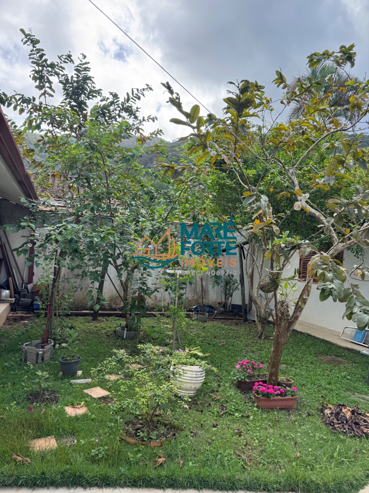 Uma casa linda, espaçosa e pronta para você aproveitar!
