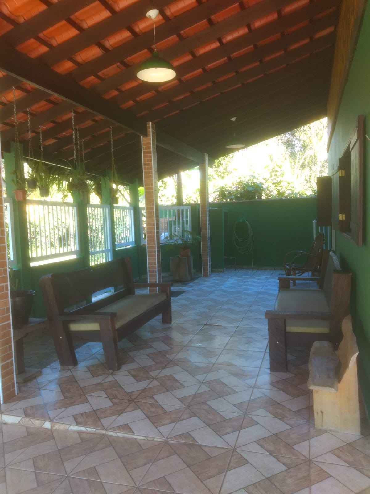 Casa com Piscina a 300m da Praia de Ubatumirim.