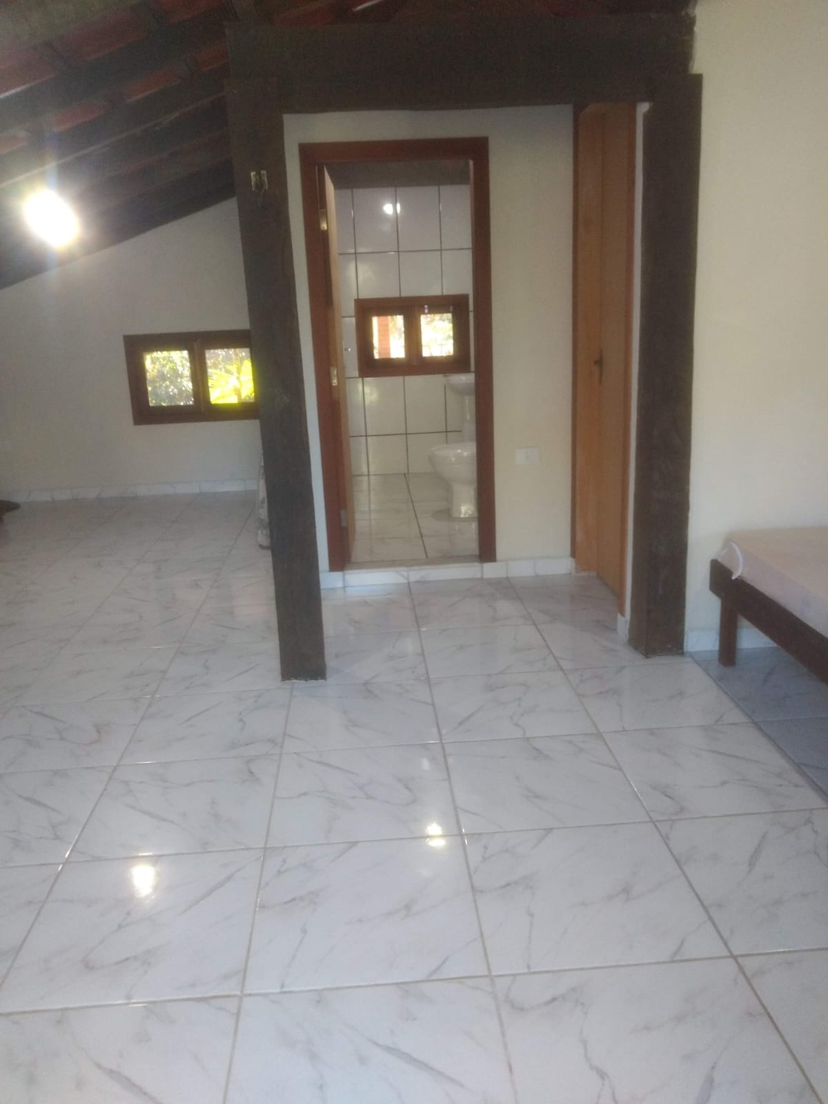 Casa com Piscina a 300m da Praia de Ubatumirim.