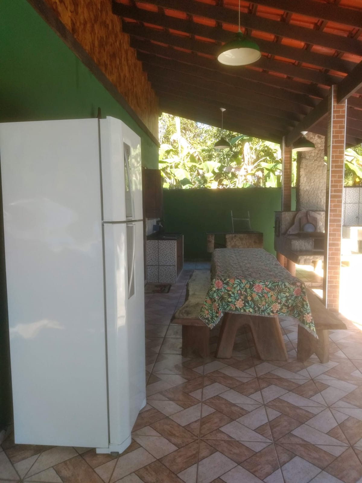 Casa com Piscina a 300m da Praia de Ubatumirim.