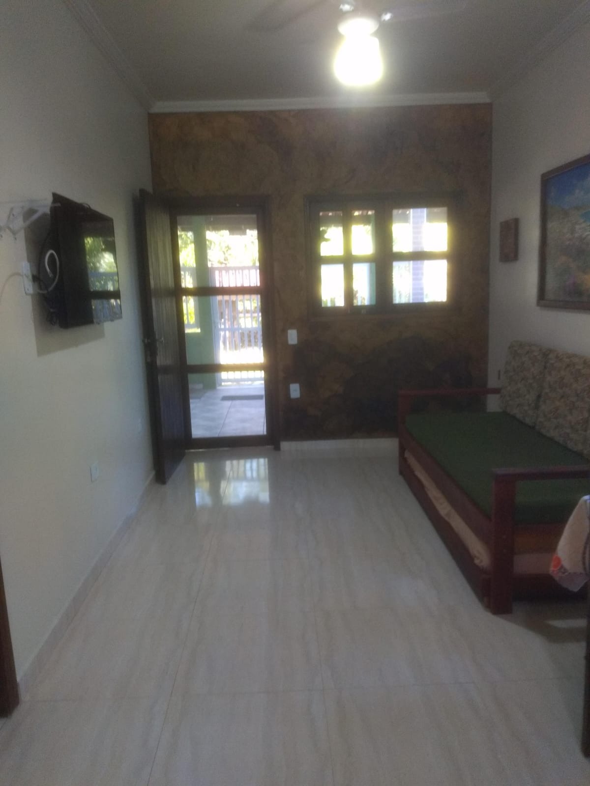 Casa com Piscina a 300m da Praia de Ubatumirim.