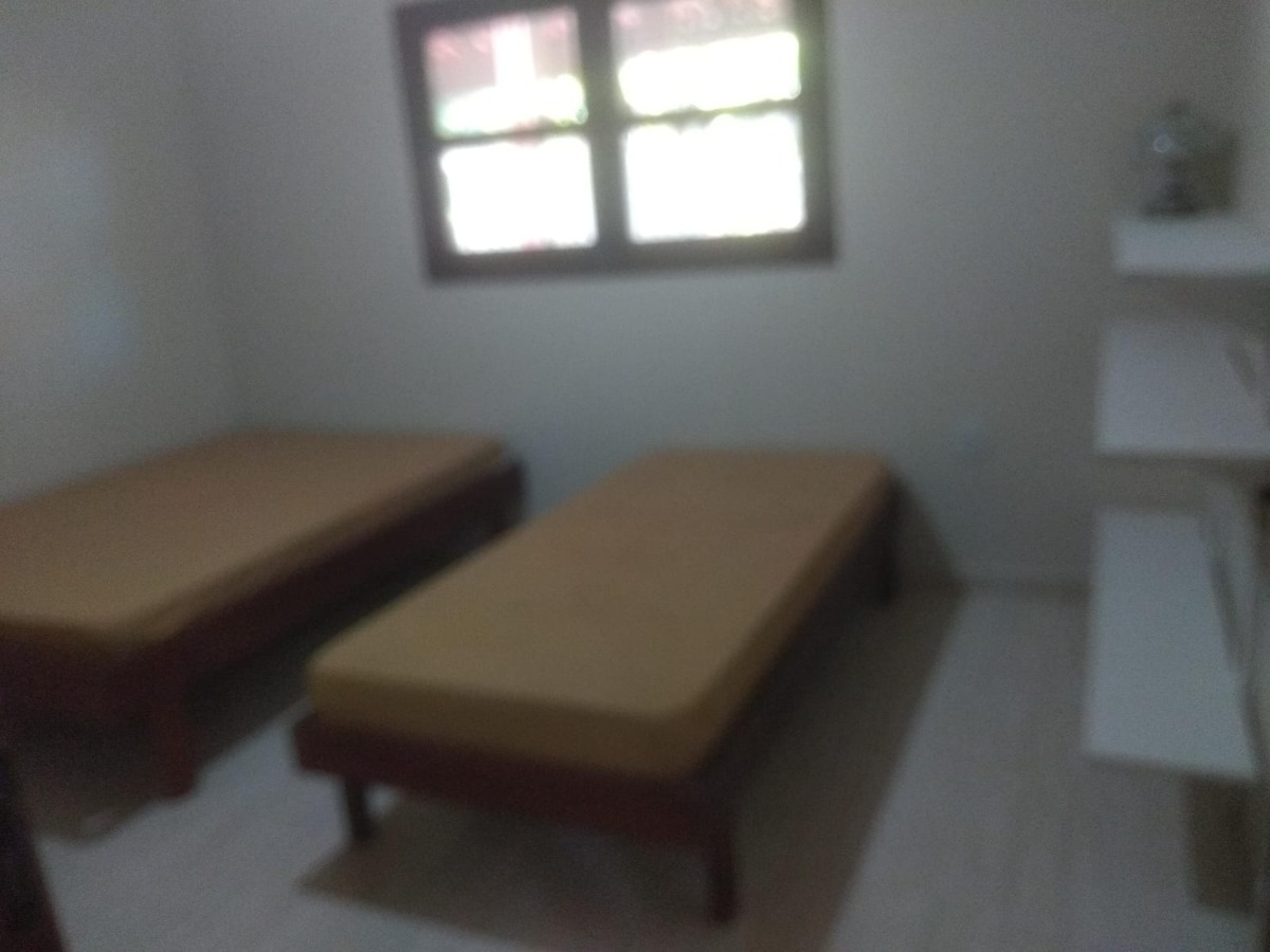 Casa com Piscina a 300m da Praia de Ubatumirim.