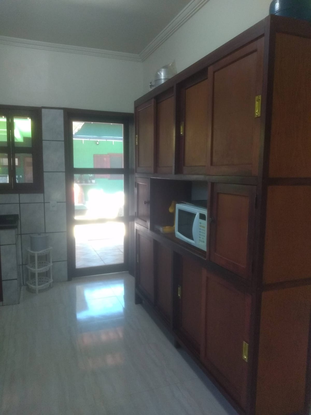 Casa com Piscina a 300m da Praia de Ubatumirim.