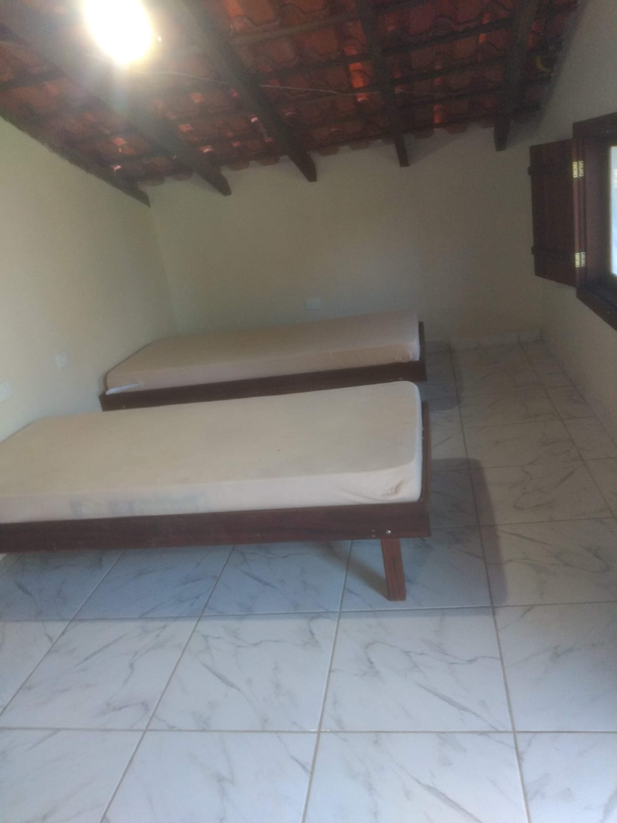 Casa com Piscina a 300m da Praia de Ubatumirim.