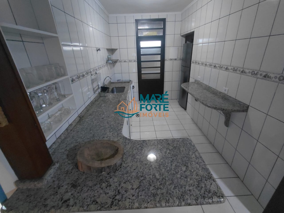 Casa com quintal e varanda gourmet próxima a praia!