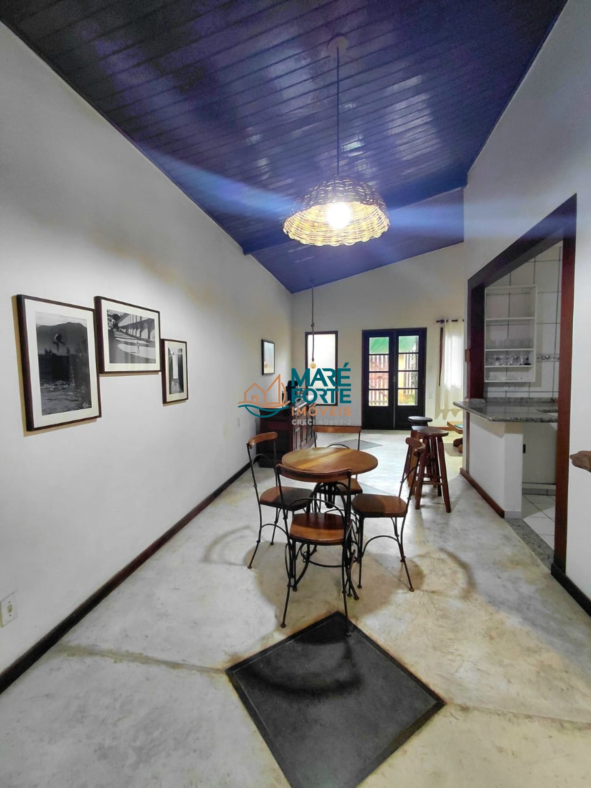 Casa com quintal e varanda gourmet próxima a praia!