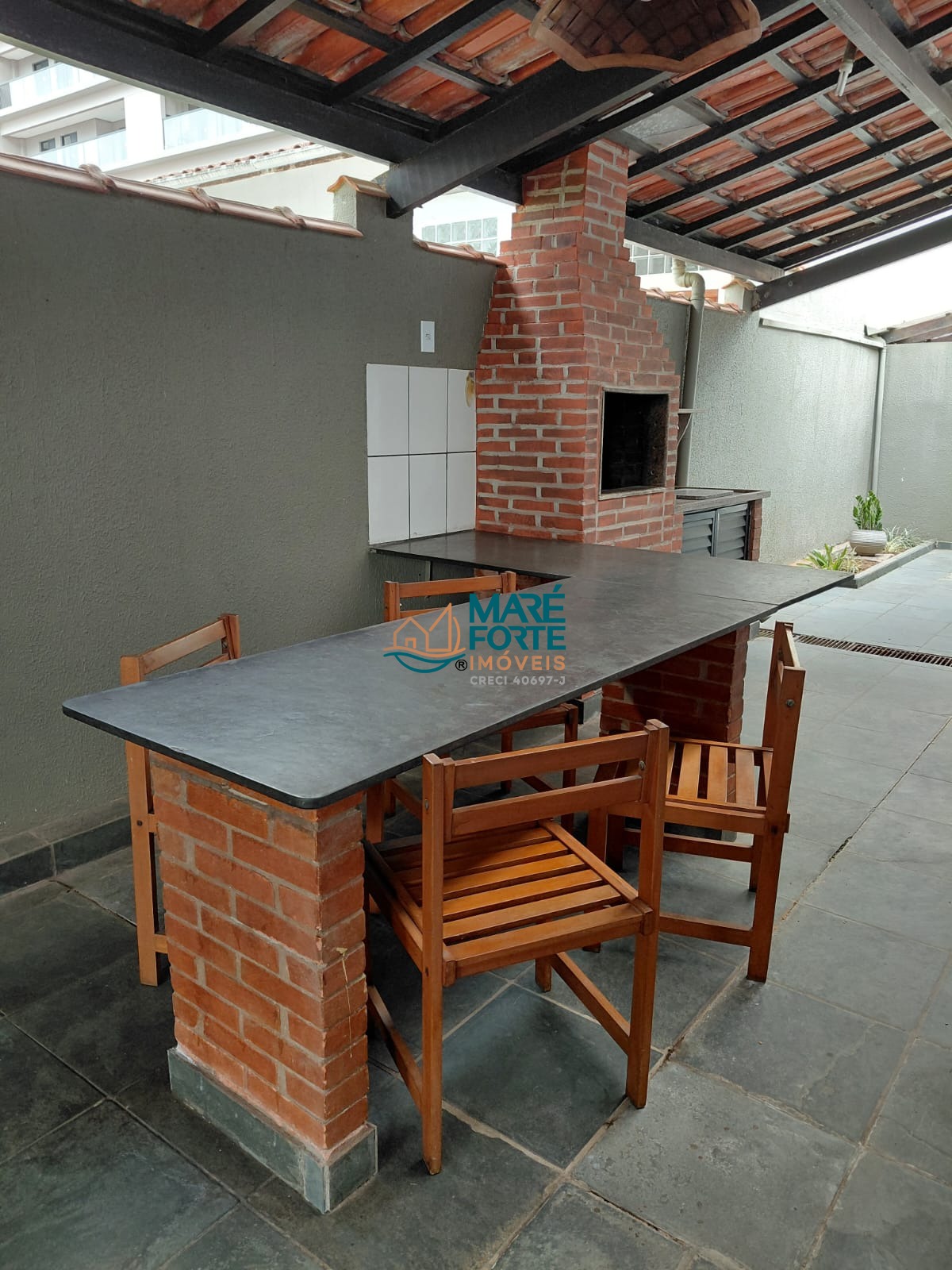 Casa com quintal e varanda gourmet próxima a praia!