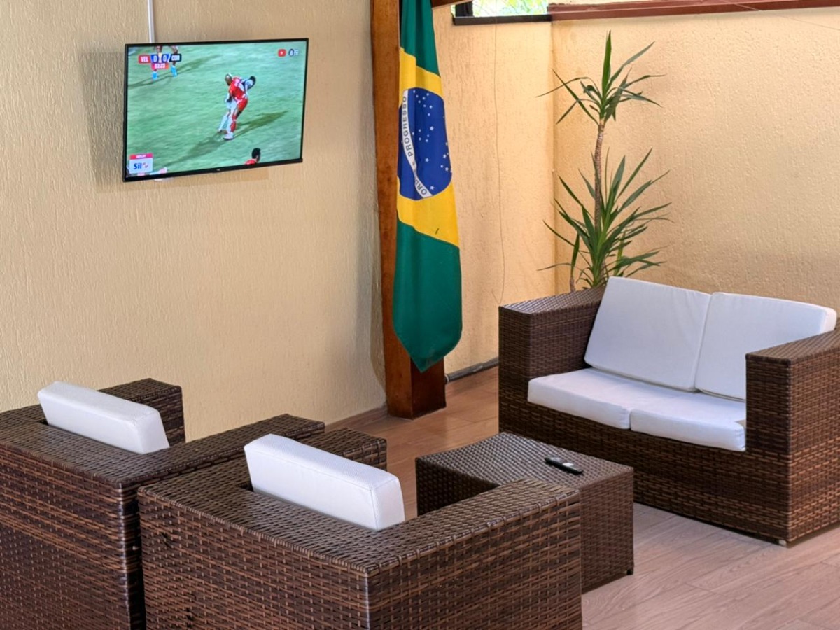 Casa com Piscina e Ampla Área de Lazer à Venda no Ubatumirim .